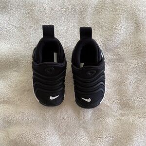 Nike Kids Black Slip-On Sneakers